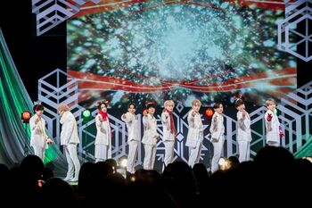 JO1 鶴房汐恩「クリぼっち回避おめでとう」ファンと多幸感あふれるクリスマスショー開催