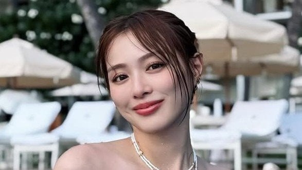 「マーメイドみたい！」内田理央 ハワイ・ハレクラニでの水着姿を披露！美デコルテ際立つショットや新鮮なツインテール姿に「待ち受けにします！！」と反響
