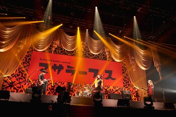 史上初！？カレー＆音楽が融合したフェスを体感！ 桜井誠&チッチの新バンドがフェス初登場