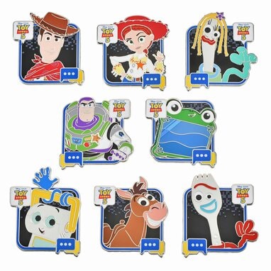 トイ・ストーリー』のかわいすぎる新グッズが登場！ポップなシャツや
