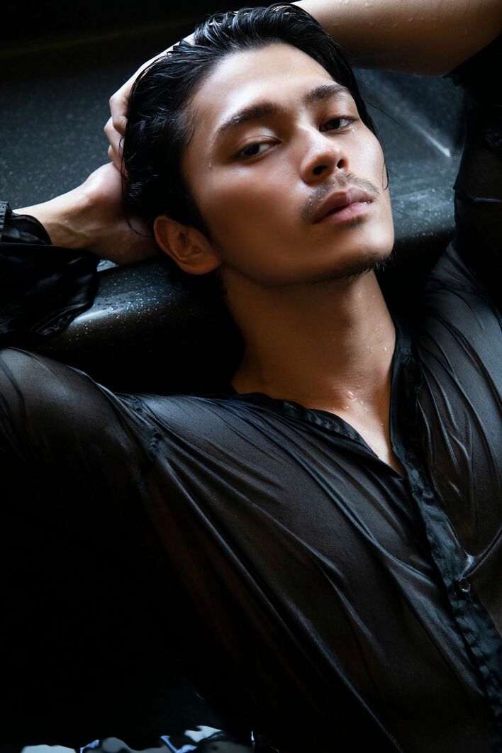 眞栄田郷敦　natural 写真集　サイン入り Amazon.co.jp: 眞栄田郷敦 1st Photo Book「natural