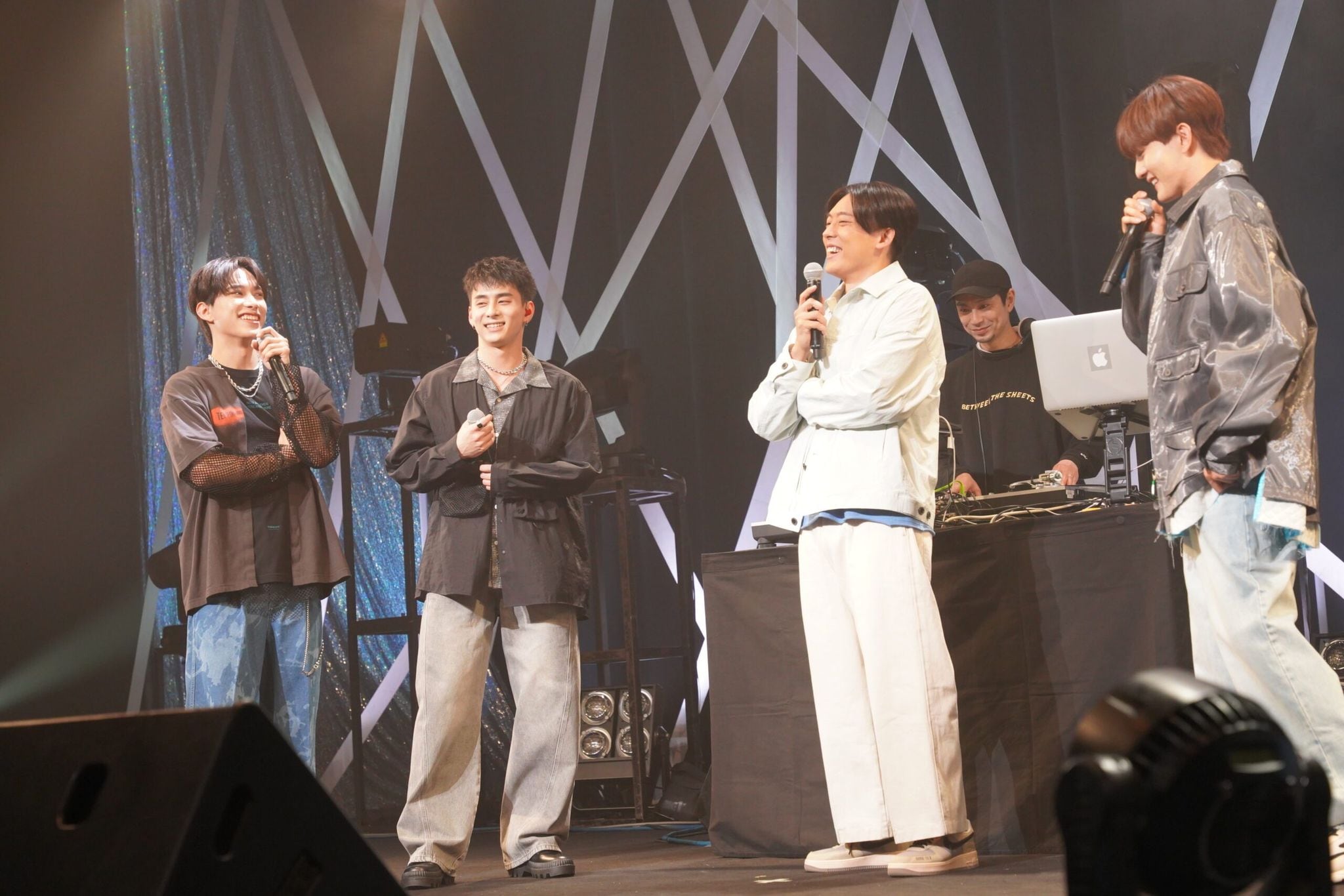 INI池﨑理人＆田島将吾＆西洸人“ドス鯉倶楽部”がKEN THE 390と
