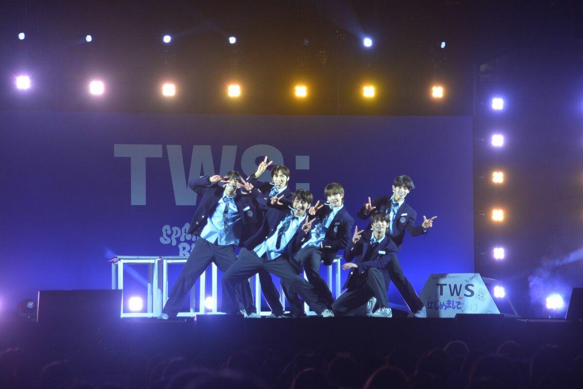 TWSが日本初のショーケースに登場！初々しい笑顔と圧巻の