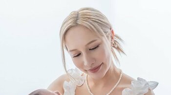 ヘラヘラ三銃士・ありしゃん 双子妊娠から出産までのお腹の記録公開！子供を見つめる優しい表情に「神秘的」「感動しちゃう」