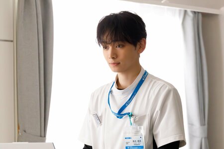 宮世琉弥「姉御な感じでお世話をしてくれる」初共演で感じた橋本環奈のすごさとは？“令和の若者”な新人看護師役を熱演『ヤンドク！』