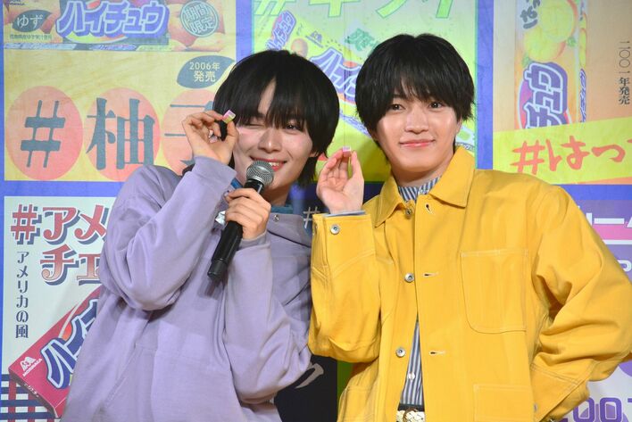 大西流星・西畑大吾が決め顔でポーズで「よう撮るんやで～」と記者陣に