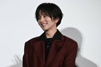 板垣李光人「あっち向いてホイに勝てた記憶がない」衝撃の告白で綱啓永と直接対決！勝負の結果は…『口に関するアンケート』初日舞台挨拶