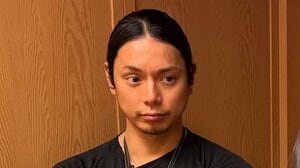 水嶋ヒロ 娘との2ショット公開！妻「絢香と10センチしか違わない」と成長に驚きつつ優しいまなざしで相談に乗る姿に「パパの顔だね」と反響