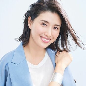 橋本マナミ(39) 第2子出産を報告！生まれたばかりの娘との2ショット公開「久しぶりの新生児育児に癒されています」