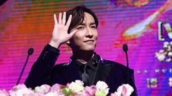 「彫刻ですか？」な肉体美 w-inds.橘慶太(39)自宅でバキバキに鍛え上げた上半身を公開 妻は松浦亜弥