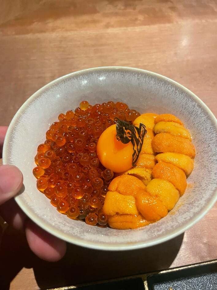 【画像7枚】「器まで素敵」市川團十郎 “芸術品のような”海外の豪華ディナーを見る