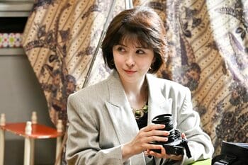 宮澤エマが第5話にゲスト出演！80年代のタブロイド紙記者に『もしもこの世が舞台なら、楽屋はどこにあるのだろう』