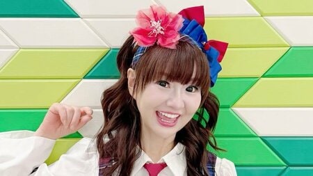 「足なっっっが」かつみ♥さゆり・さゆり(56) 美脚際立つミニスカ姿を公開！“アイドル”のようなチェック柄コーデに「お人形さんみたい」「憧れます」