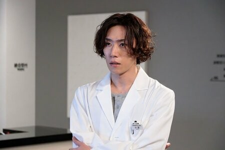 早乙女太一が中田（向井理）と同期のドクターとして登場「（2人の）関係性が短いシーンの中でもしっかり出せるように演じました」『ヤンドク！』第10話