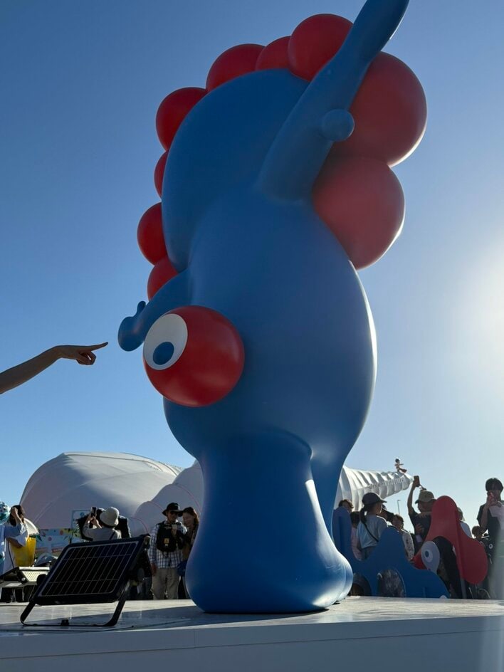 【画像35枚】万博会場3ヵ所のミャクけつと“幻の公式おしりグッズ”、可愛すぎる本人インタビューや着ぐるみのお尻の写真を見る