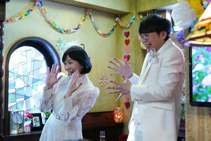 優子（坂井真紀）＆岩村（平原テツ）が結婚！あの名曲を熱唱！「おめでとーーー！」「かわいいよー！」とSNSも祝福『ラストノート』