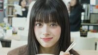 NiziU・RIMA “ふぅふぅ”ショットにキュン！“AI超え”のビジュアルでカップラーメンに夢中な姿に「純然たる美しさ」「親近感湧くなあ」