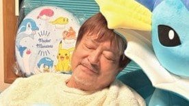 【画像5枚】「というか、パジャマがかわいい」大和田伸也 ポケモンに囲まれた部屋でリラックスしたもこもこパジャマ姿の写真を見る