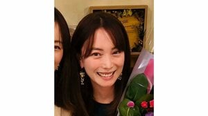 蛯原友里 双子妹・英里との47歳誕生日ショット公開！家族に囲まれ幸せあふれる笑顔を浮かべた姿に「変わらず素敵！」