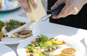 神戸・淡路島のシェフが地域食材を使った一皿を提供食の魅力を味わうイベント『Taste of KOBE-AWAJI Island』