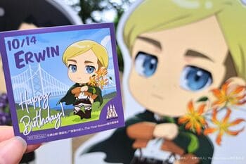 進撃の巨人　エルヴィン・スミスの誕生日を淡路島で祝おう！TVアニメ『進撃の巨人』×ニジゲンノモリ コラボイベント「エルヴィンバースデイ記念オリジナルステッカー」