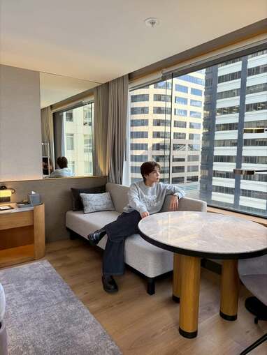 眼福！」岩田剛典 絶景バックの“爆イケ”自撮りショットを大放出