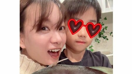 「顔凄すぎ！」1児の母・保田圭 “本格的呪術廻戦”親子ショット披露！キャラになりきった微笑ましい姿に反響