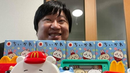 自宅の“専門店級”「ちいかわ部屋」にSNS驚愕！？ニッポンの社長・ケツ 引っ越し先に大量グッズ並べた圧巻の光景を披露「あんた神だよ」「愛が溢れてる」