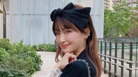 平子理沙「ずっと欲しかった」高級バッグとミニスカコーデを披露！黒ストッキングから透けたすらりと長い美脚に「スタイル抜群で憧れます」