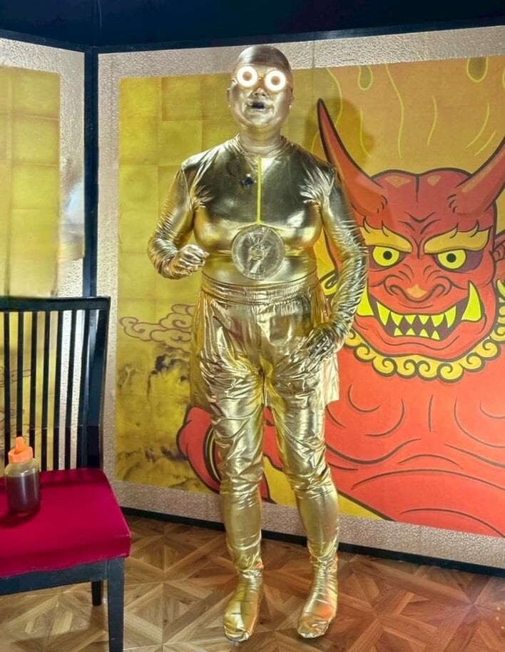 何度見ても笑う」りんごちゃん “C-3PO”に変身！「ホントに天才」全身