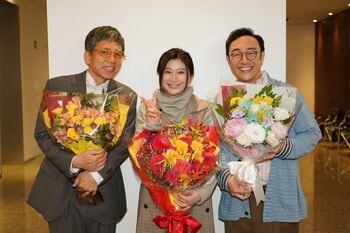 『イップス』篠原涼子＆バカリズムらがクランクアップ！「みなさんの作品に対する熱い思いで撮影を乗り越えられました」