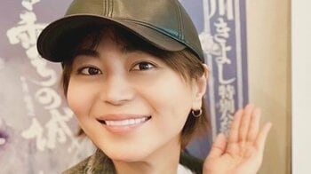 氷川きよし「どんどん母の顔になってくる自分」母親との“顔出し”2ショット披露！眉上パッツンのあどけない幼少期に反響「目元がそっくり！」