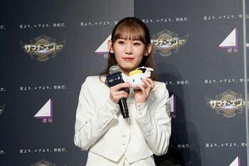 櫻坂46・小池美波 陰の努力を明かす「家では鏡と動画を使い、表情と手先の動きをチェック」