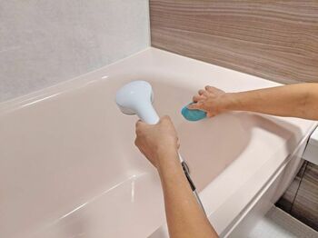 鬼越・坂井良多が衝撃告白「奥さんが食器洗いのスポンジで風呂を洗っていた」