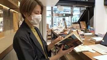 「文喫」副店長・林和泉が自身に課す“セブンルール”「お客さんと本の仲人に」