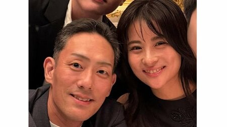 前田愛 夫・中村勘九郎と”父そっくり”息子2人との家族4ショット公開！「めっちゃお兄さんに」誕生日祝いで顔寄せ笑顔浮かべる姿に反響