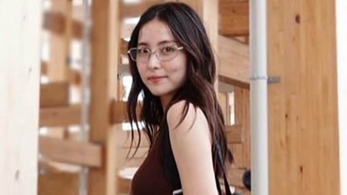 【写真9枚】滞在わずか4時間！？“駆け込み万博”を満喫する石川恋のミャクミャクとのツーショットや大屋根リングでの写真を見る