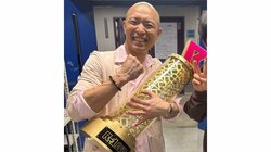 「世間狭い」R-1新王者・今井らいぱち 同じ中学だったM-1王者との2ショット公開！「お笑いエリート中学確定」「打ち出の小づち」と話題に