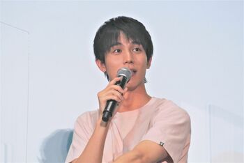 中川大志、“飼い犬”に嫉妬？ 取材現場で「僕たちのことも見て…」