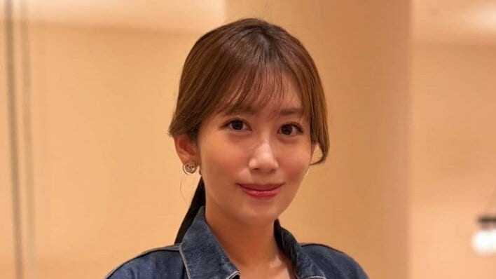 中川安奈 “そっくり”な妹とのツーショット公開！抜群スタイル際立つノースリーブコーデで劇団四季を満喫「いい女！」「とてもお似合いです♡」