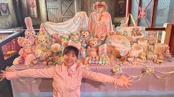 ダッフィー20周年グッズにメロメロ！虹色イメージのぬいぐるみコスチュームやシャボン玉モチーフのグッズにパークでの身に付けるものまで