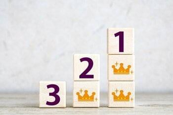 向井理「相撲が好きで全取り組み観ている」と初告白！「平日の午後3時から中継を観始めて、中入りの4時くらいに開けるビールが最高！」