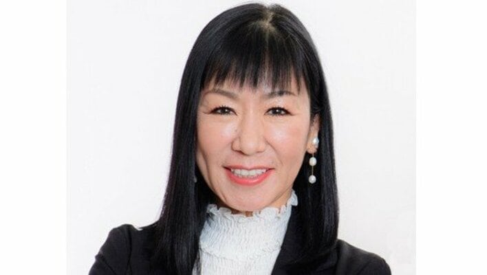 【画像】ハイヒール・リンゴ「悩みに悩んで」作った亡き夫の“遺骨ジュエリー”を見る