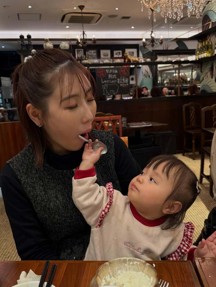 【画像】「面倒見のいいお姉さんになりそう」第2子妊娠中の西野未姫が公開した1歳長女のちょっぴり変わった“永遠のあーん”を見る