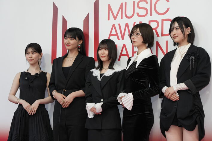 櫻坂46・藤吉夏鈴、森田ひかる、山﨑天、的野美青、山下瞳月がシックな