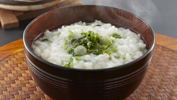 【奥湯河原温泉　海石榴 つばき】年明け限定「七草粥・小豆粥」の特別朝食をご提供～無病息災を願う二つの一椀を～