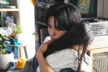 夏（目黒蓮）と海（泉谷星奈）はそれぞれの“悲しみ”を分かち合い静かに涙を流す＜『海のはじまり』第3話完全版＞