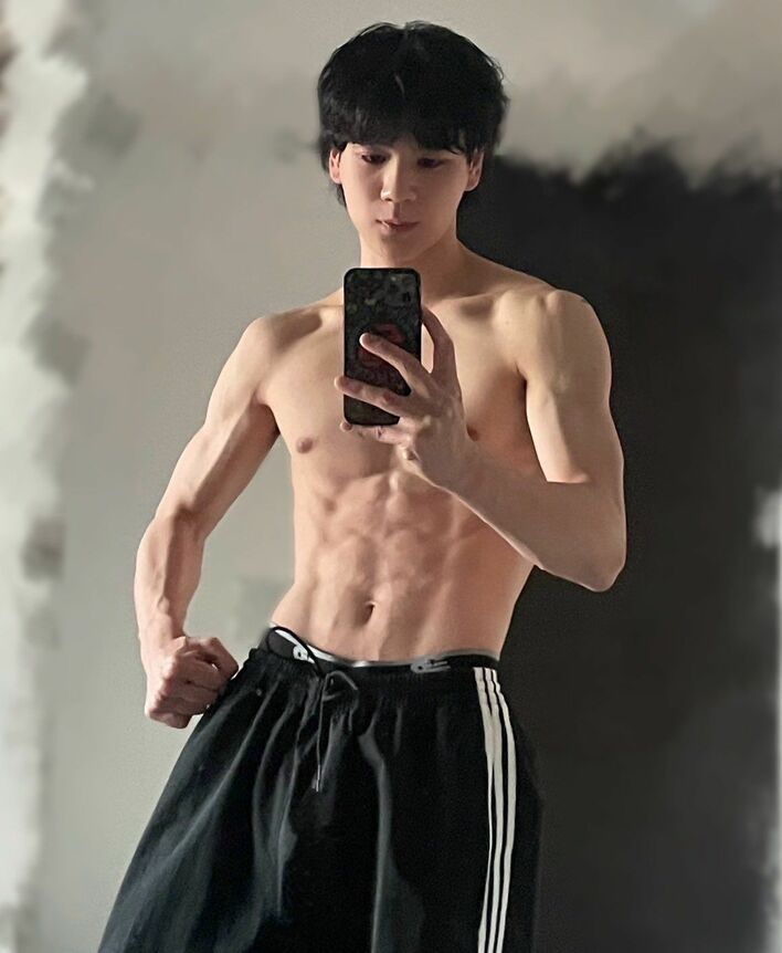 JO1豆原一成“胸トレ”愛を語る バキバキ胸筋を鍛える好きな種目TOP3エア