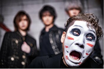 3/7(土)横浜FM戦 ゴールデンボンバーさん来場！