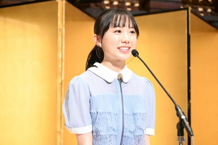芦田愛菜「お芝居で放つ言葉の中にも、深みを与えられる人に」野間出版文化賞を受賞！